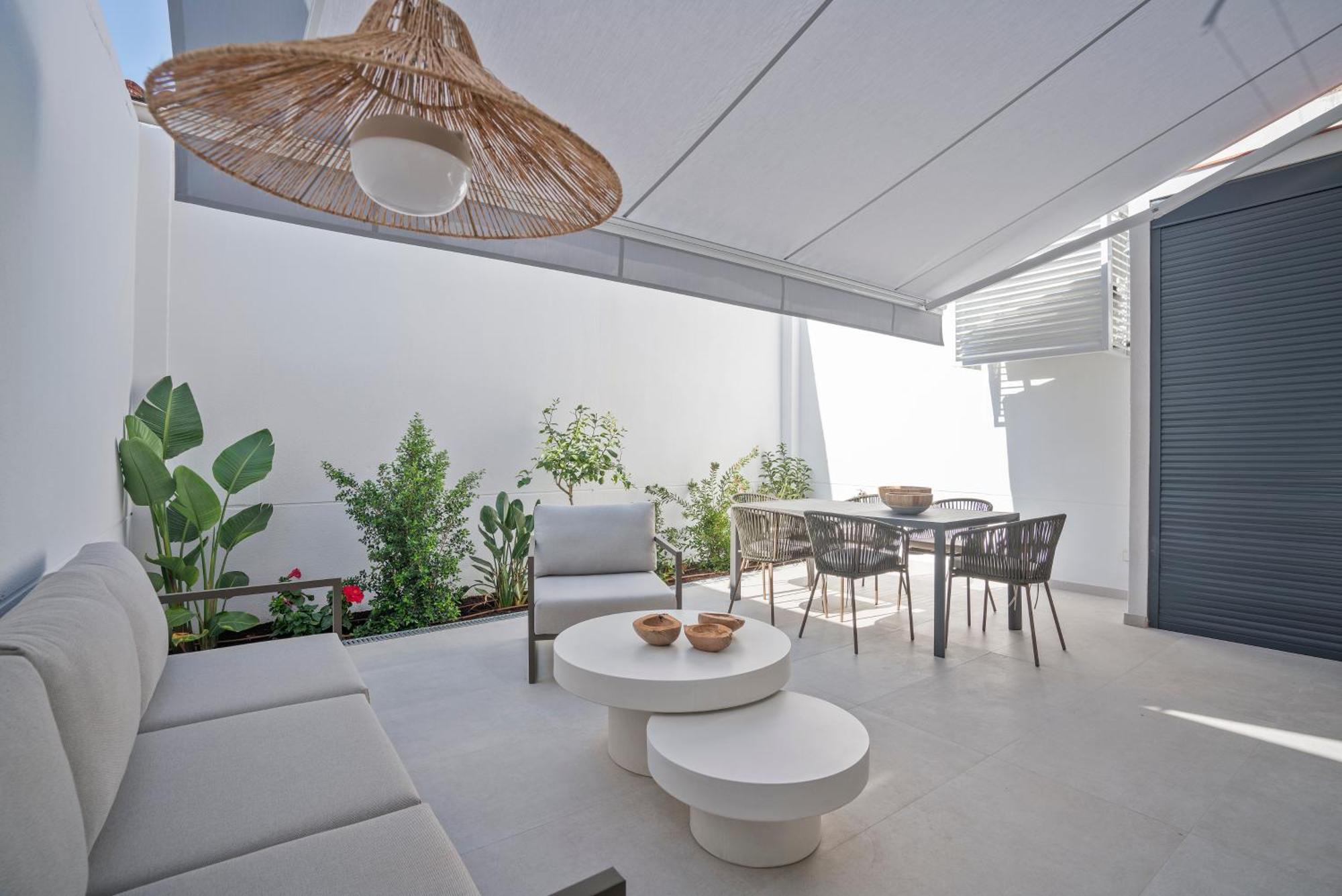 Sitges Spaces Garden Condo-2 Bedrooms, 2 Bathrooms, Garden Terrace, Near Center, Sleeps Up To 6- Monthly Rentals Only Dış mekan fotoğraf