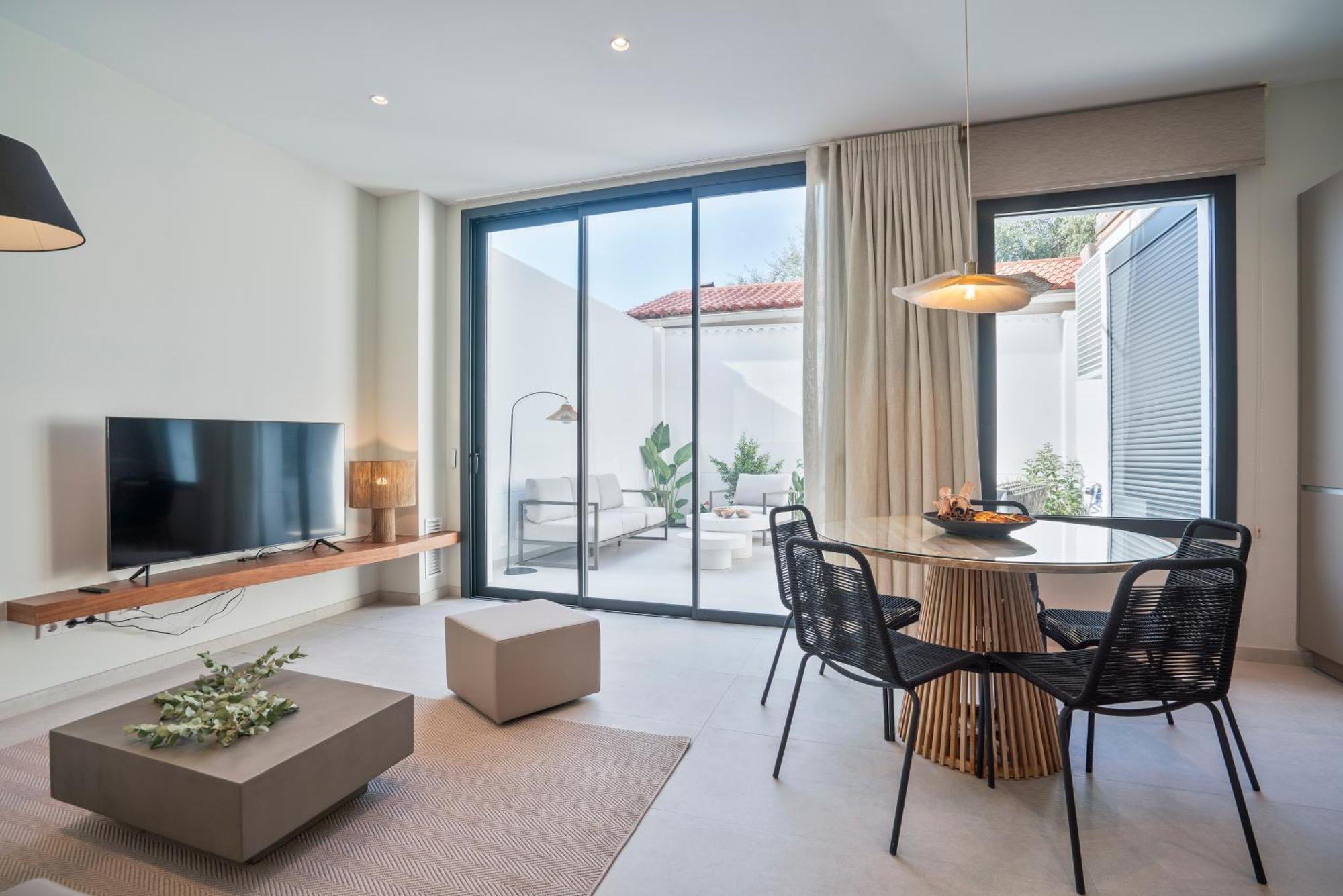 Sitges Spaces Garden Condo-2 Bedrooms, 2 Bathrooms, Garden Terrace, Near Center, Sleeps Up To 6- Monthly Rentals Only Dış mekan fotoğraf